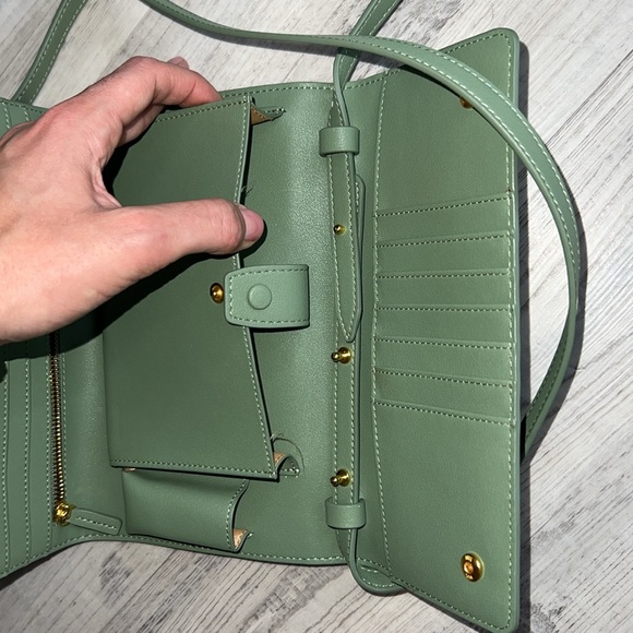 JW PEI wallet purse/crossbody💚💚 - Picture 5 of 6